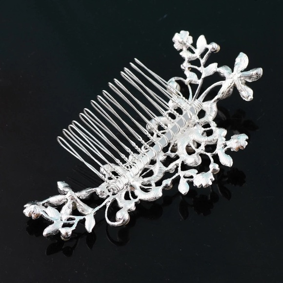 Wedding crystal hair comb - Picture 3 of 6