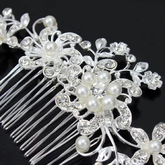 Wedding crystal hair comb - Picture 6 of 6