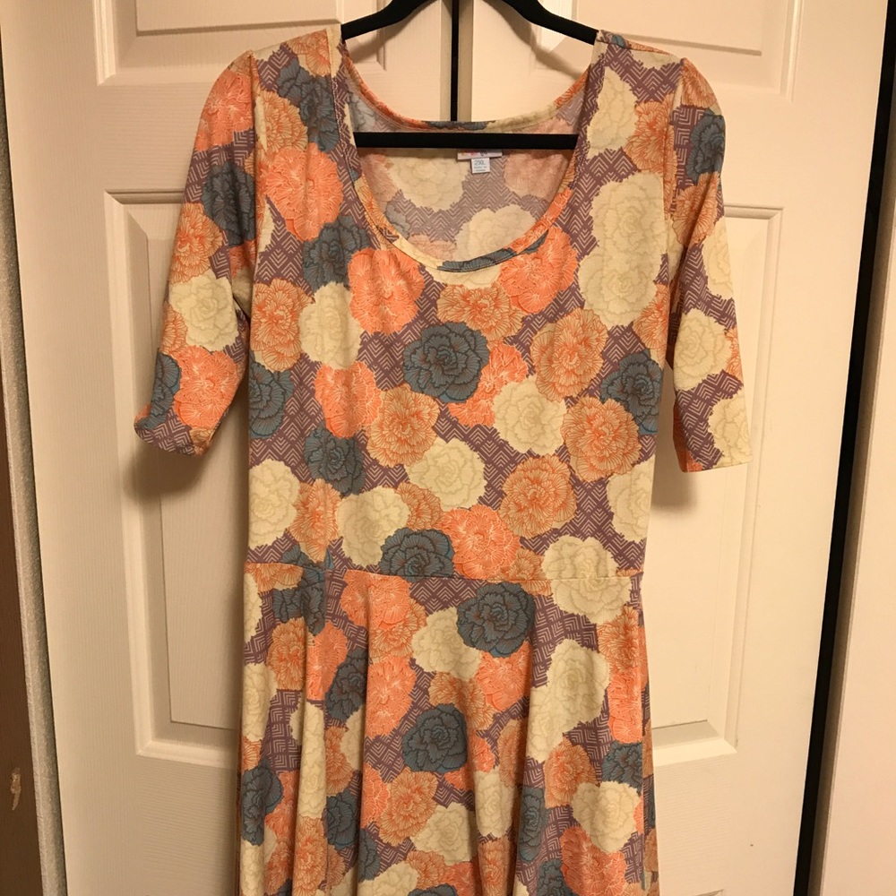VGUC Lularoe Nicole