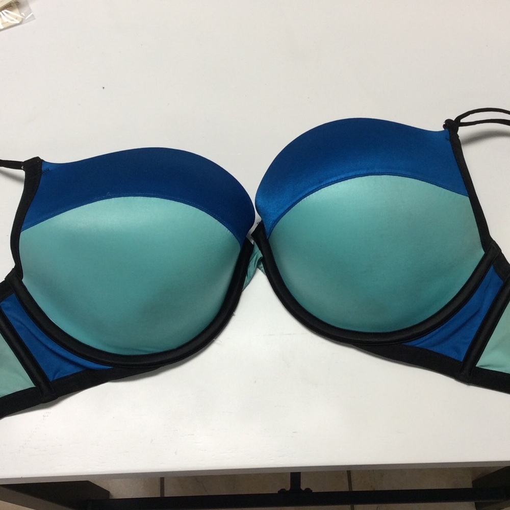 Victoria Secret 36DD push-up bra