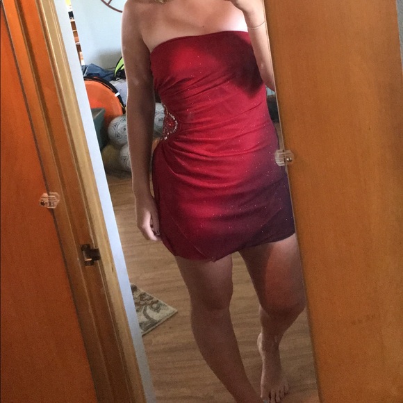 Red Dress - Picture 1 of 4