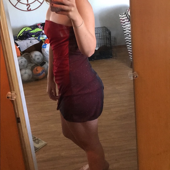 Red Dress - Picture 4 of 4