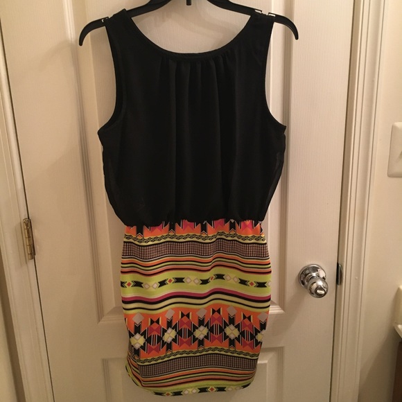 Geometric Dress - Picture 2 of 2