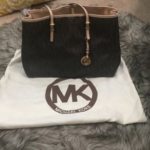 Micheal Kors Jet Set Small Travel Tote