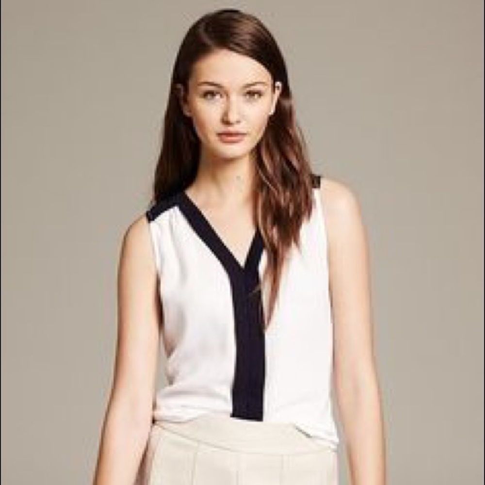 Banana Republic V-Neck Sleeveless Top sz 0