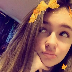 Meet your Posher, Emily