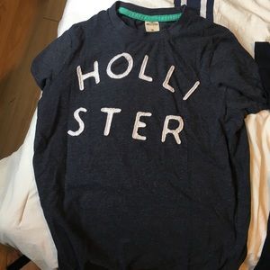 Hollister tshirt