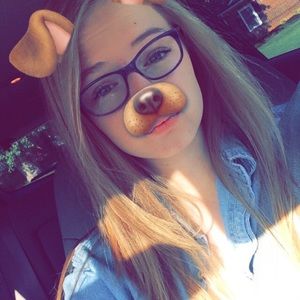 Meet your Posher, Delayna