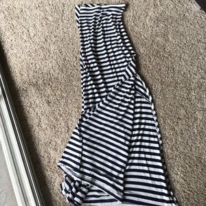 Long skirt with slit