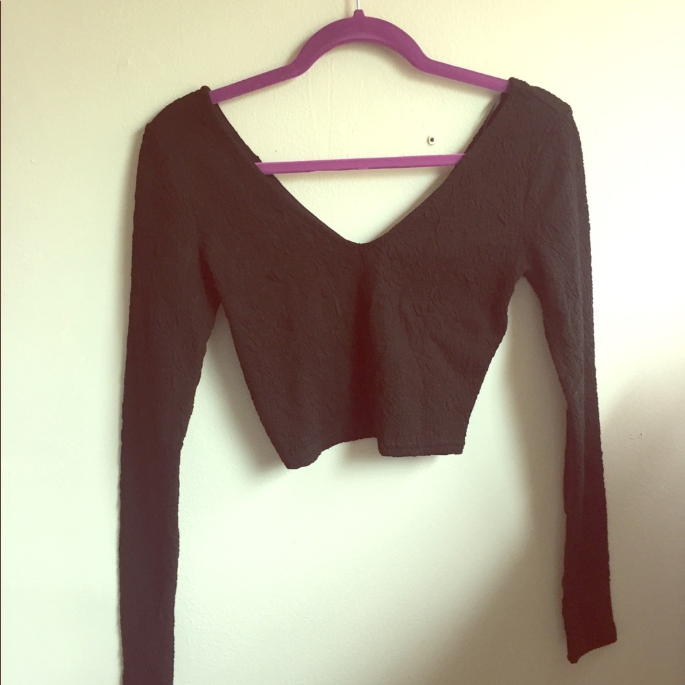 Black long sleeved crop top.