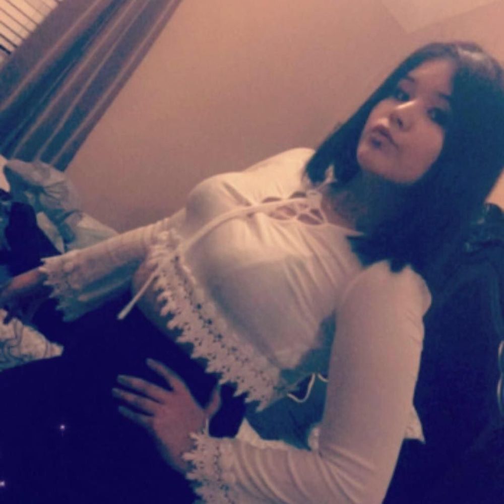 Meet your Posher, Claudia