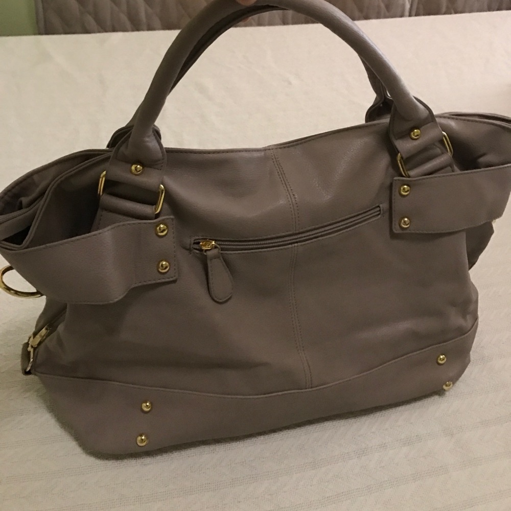 BRAND NEW!! Grey purse.