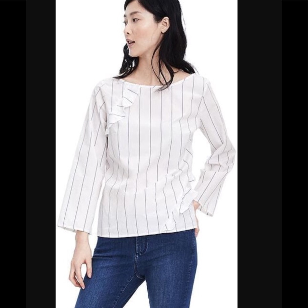 New! Sz XS asymmetrical ruffle shirt