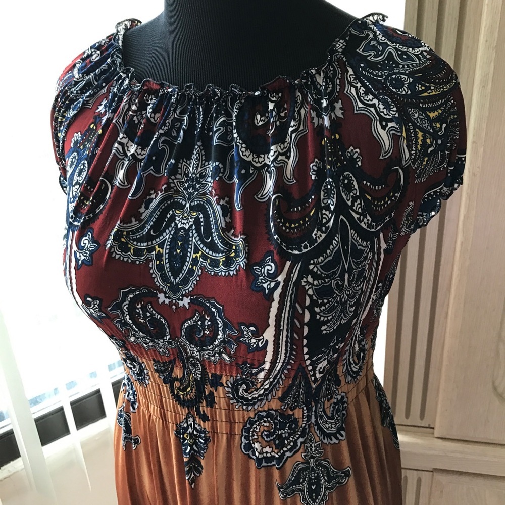 NEW! Beautiful Off/On Shoulder Dress