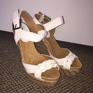 // 2 FOR $16 !! // White Wedges