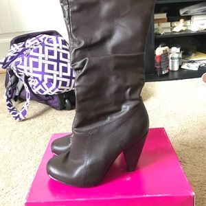 High heel boots