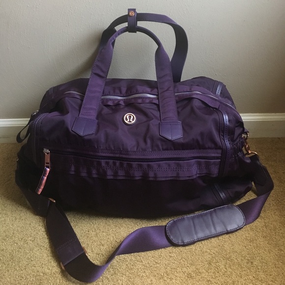 lululemon weekend bag