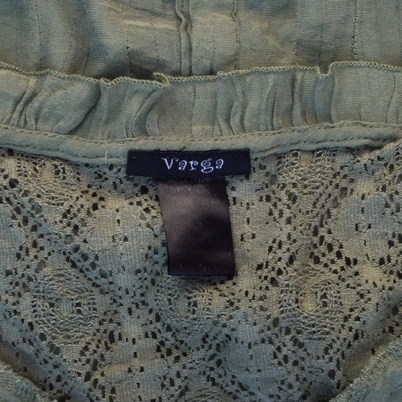 VARGA Sweet and Cool 60% Cotton/40% Rayon Blouse! - Picture 5 of 7