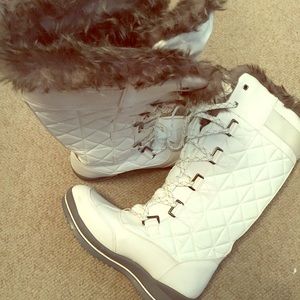 Almost to the knee aldo snow boots !