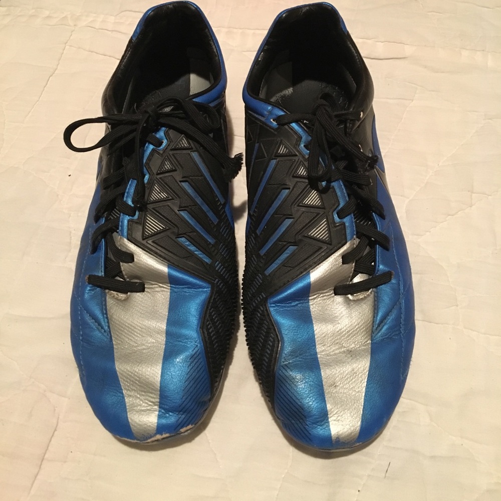 Men's t90 soccer cleats