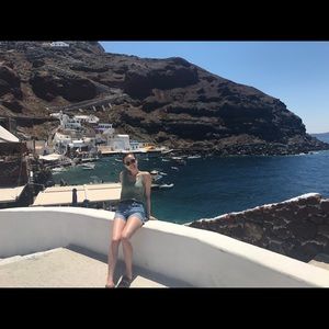 Meet your Posher, Caroline