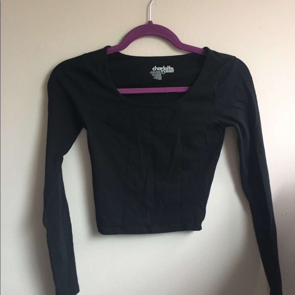 Black long sleeved crop top