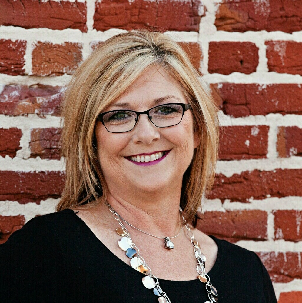 Meet your Posher, Lynette