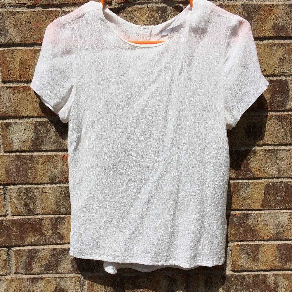 H&M White T-shirt with gold zipper on back
