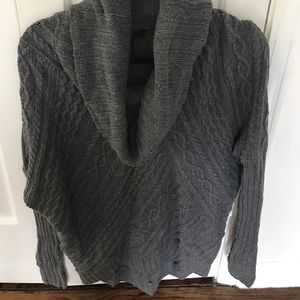 Grey cable knit sweater!