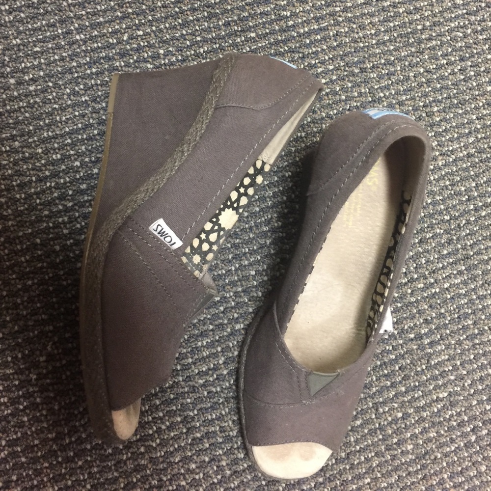 TOms - Picture 2 of 3