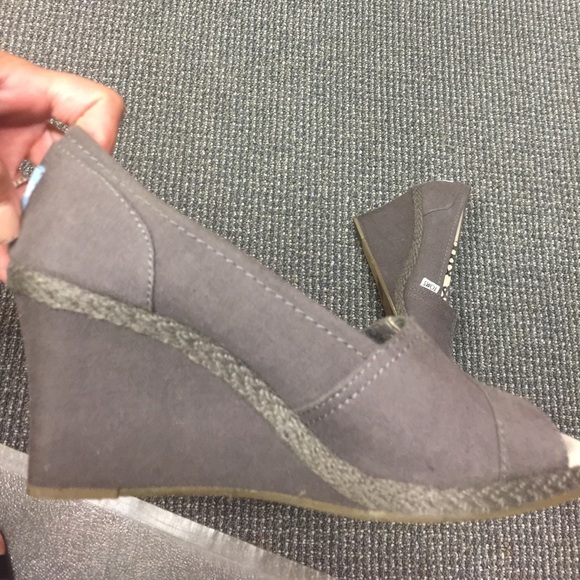 TOms - Picture 3 of 3