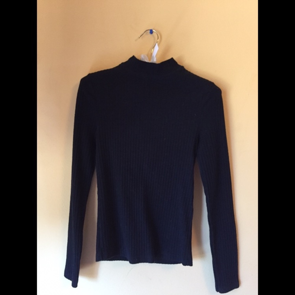 Forever 21 black turtleneck shirt