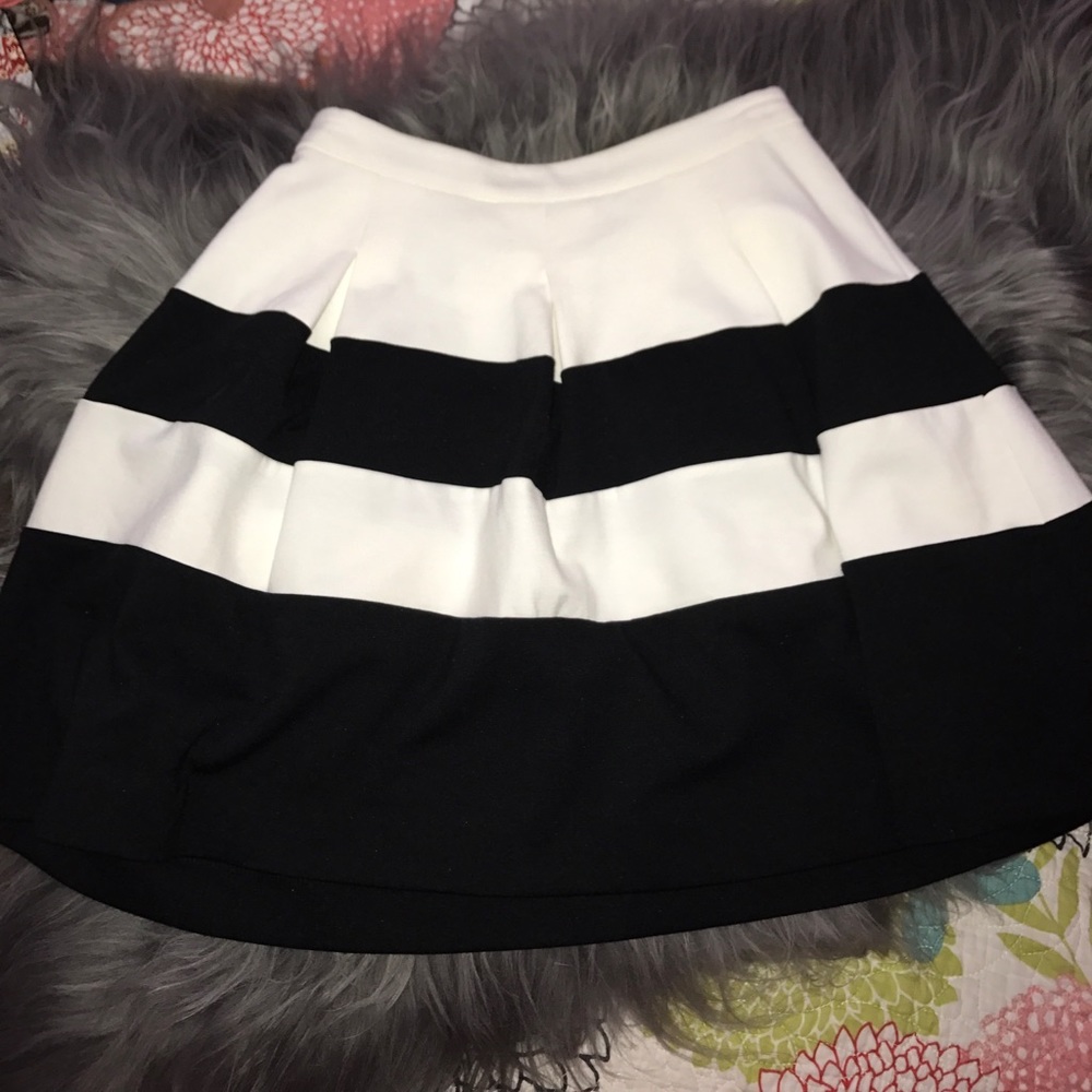 Business/casual striped Express skirt