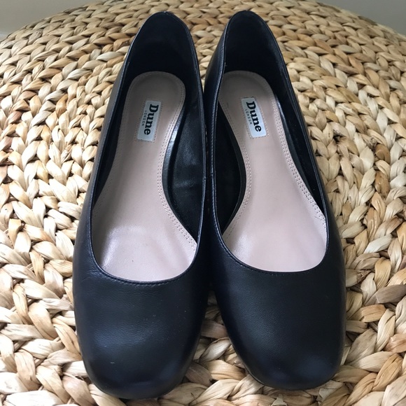 BEDAZZLED HEALS SHOES. - Picture 2 of 8