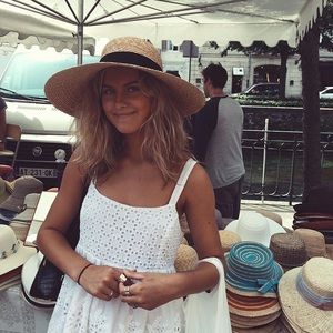 Meet your Posher, Sydney claire