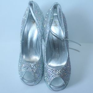 Giuseppe Zanotti crystal embellished heel-less pee