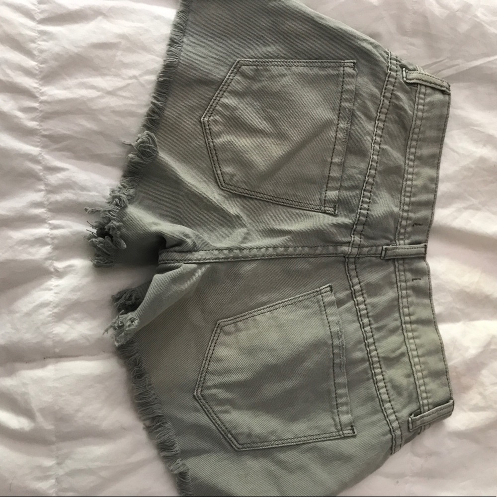 Free People gray distressed shorts - Picture 3 of 4