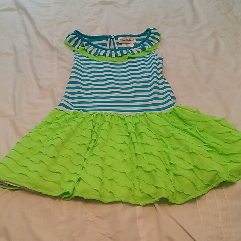 Little girl's dress