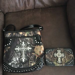 Camo purse and matching wallet