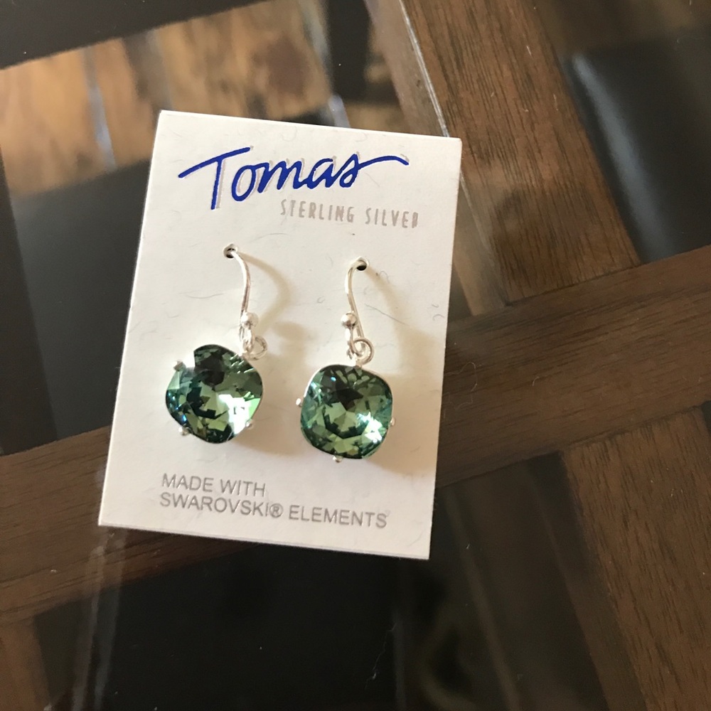 Never been worn before dangly earrings!