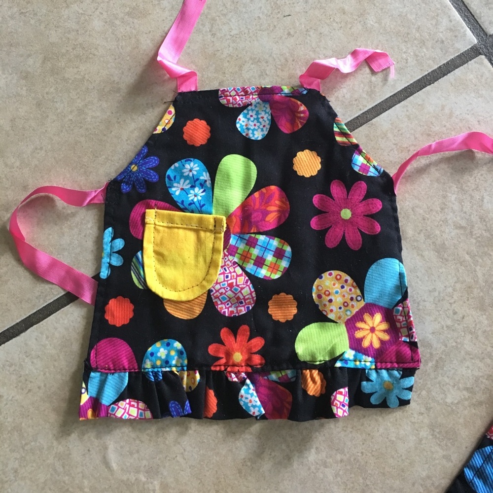 🌸Matching Girls/Dolls Aprons - Picture 2 of 2
