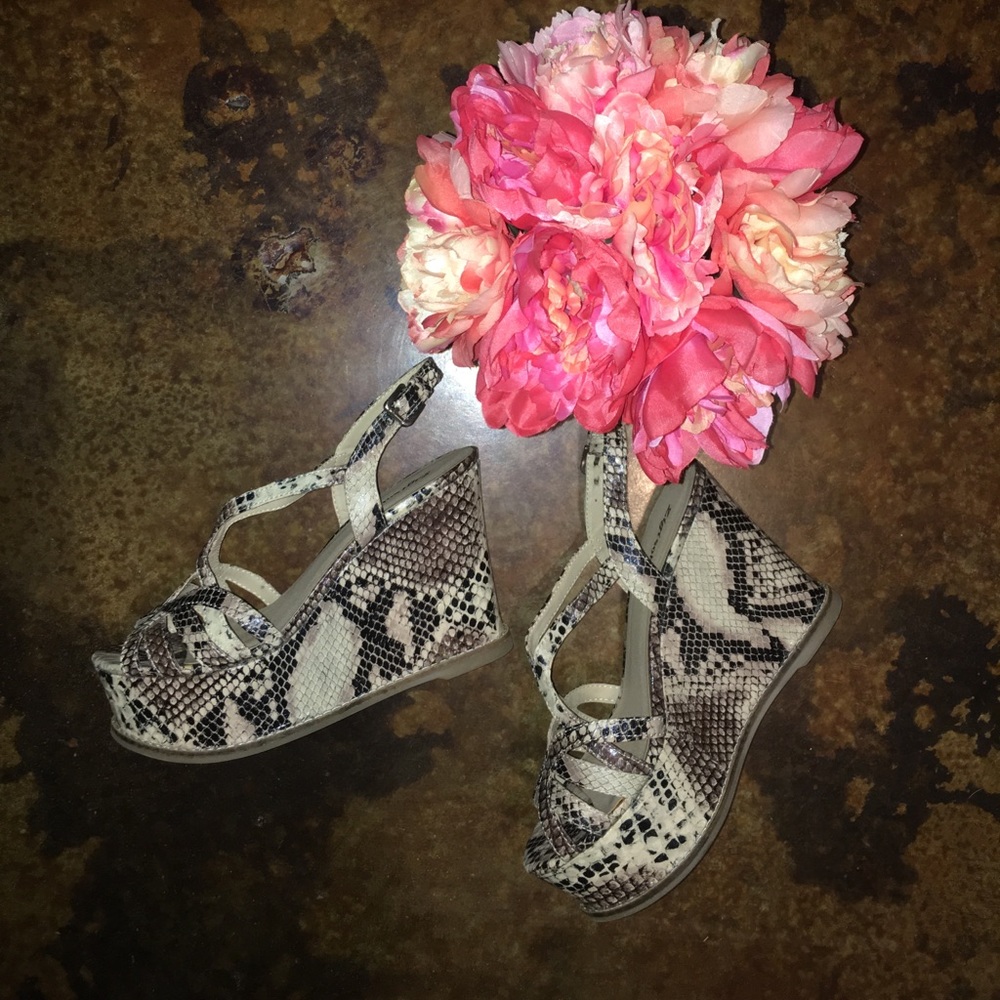 Faux python wedges