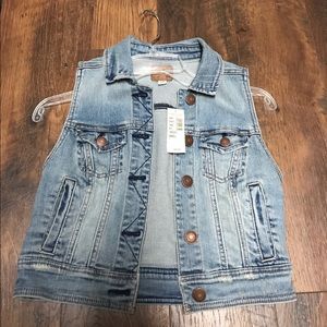 AE blue jean vest