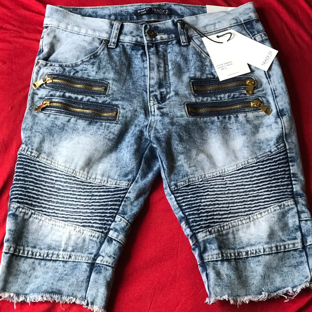 Brand new Track 23 SKINNY FIT SIZE 32 MENS SHORTS!