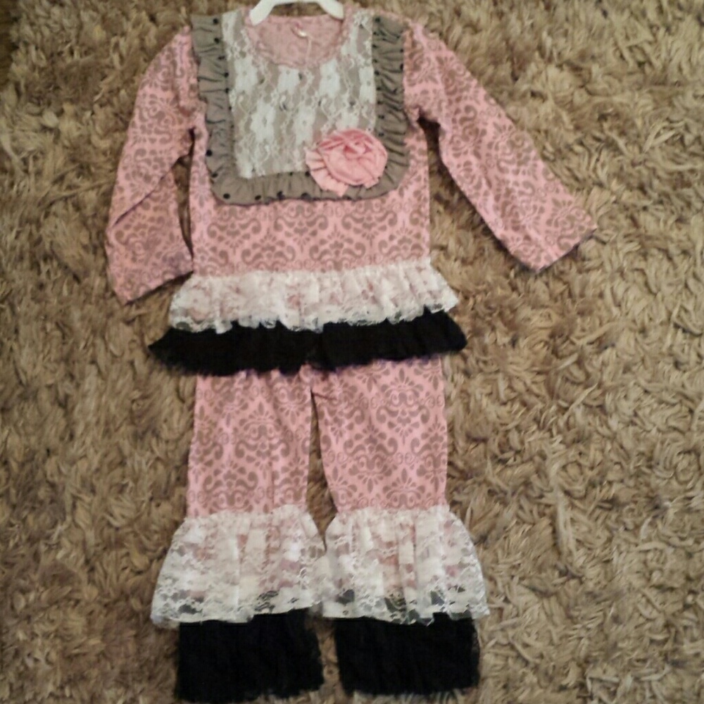 Pink/gray girls outfit sz 4