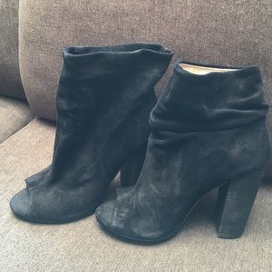 7.5 black suede Kristin Cavallari Laurel bootie