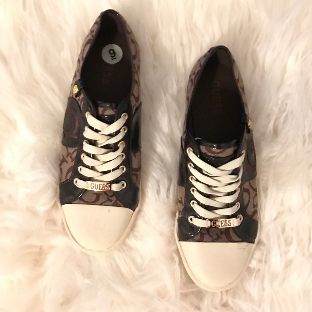 GUESS SNEAKERS