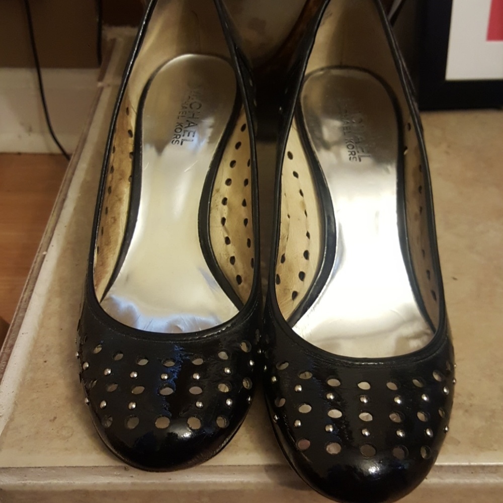 Patent leather and silver shoes 2-inch heel