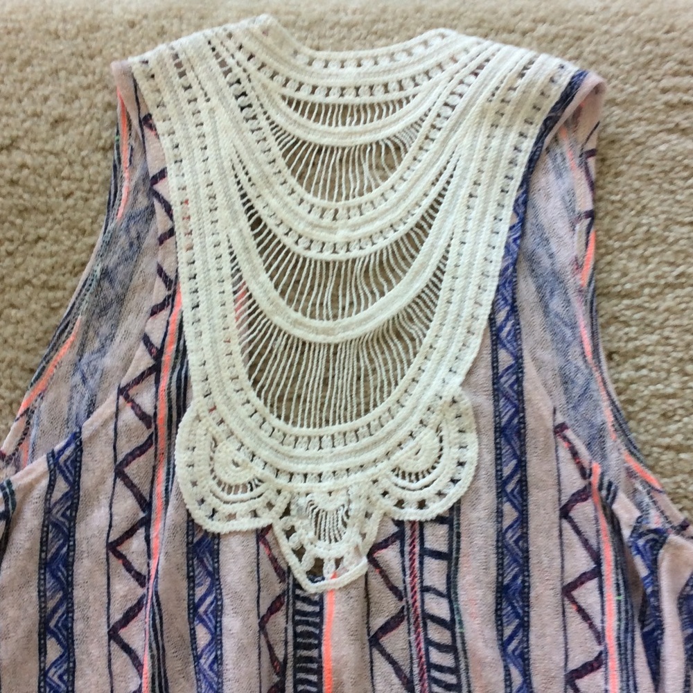🍁1 SMALL🍁Aztec Print, Crochet Back Open Cardigan - Picture 5 of 5