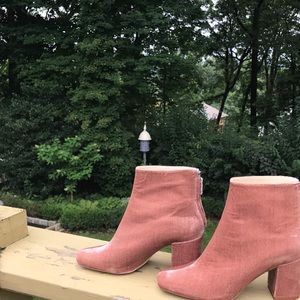 NEW - Zara pink velvet boots